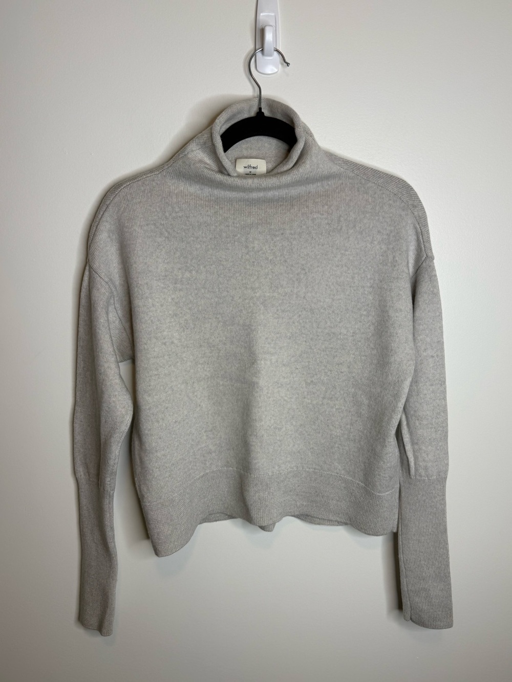 Aritzia Wilfred Cyprie Sweater in gray Size Medium 100% Merino Wool